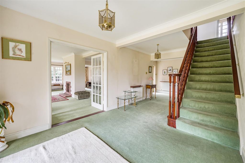 Property photo 3 of 22 Hallway