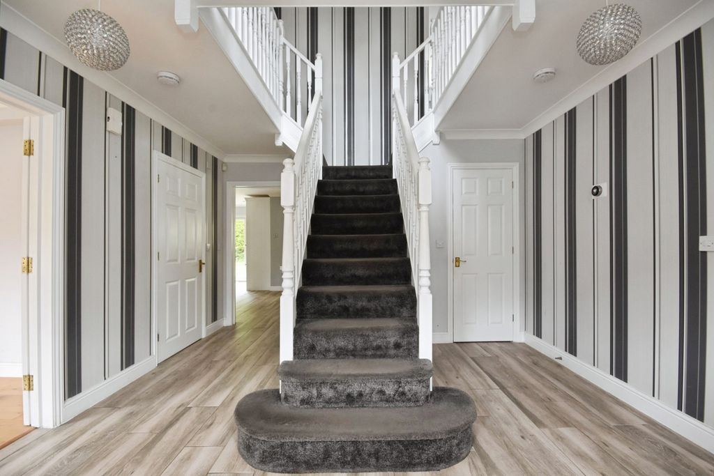 Property photo 1 of 19 Entrance
