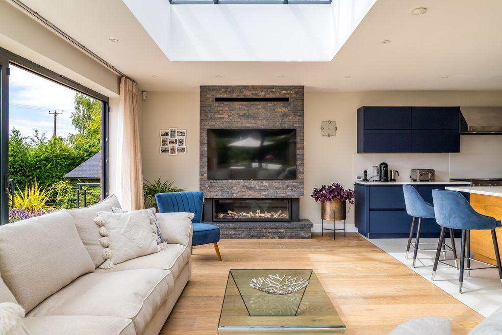 Property photo 3 of 31