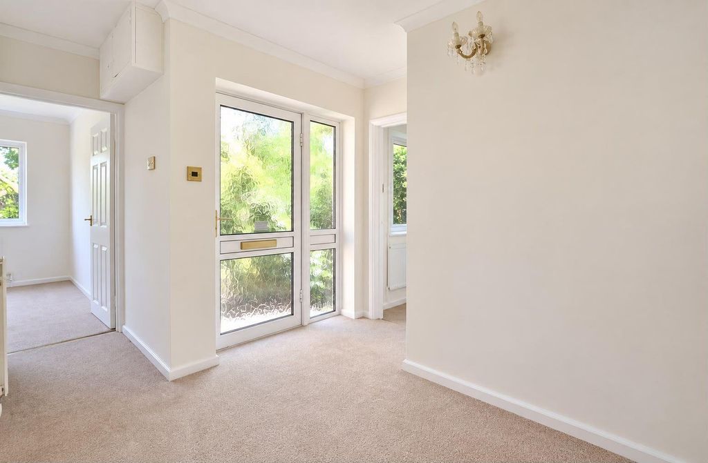 Property photo 2 of 19 F99A744d-ce23-4Bdb-B3c3-1c000A3E0Aaa.Jpg