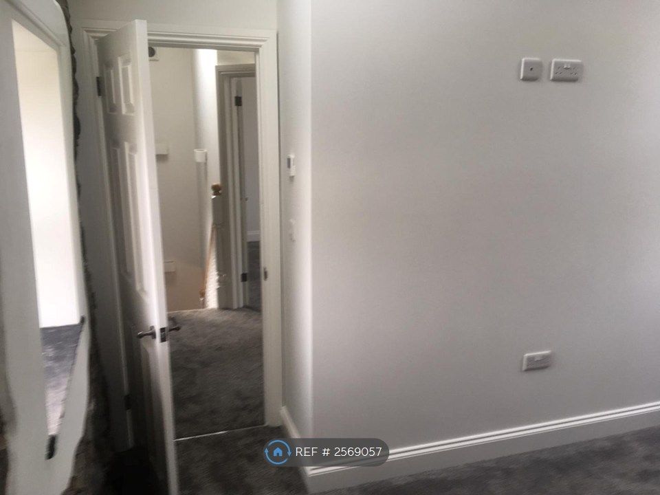Property photo 3 of 17 Master Bedroom