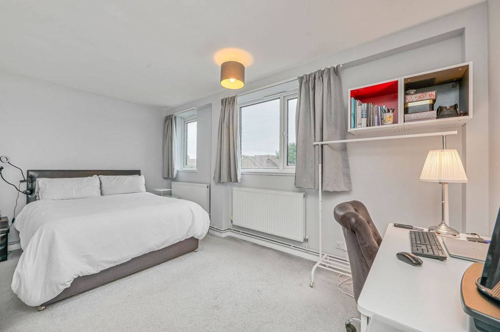 Property photo 2 of 7 Picture No. 17