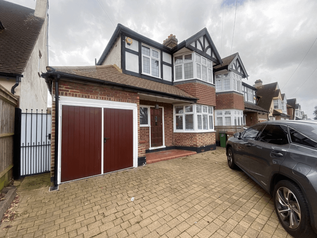 Property photo 1 of 21 Three Bedroom House To Let