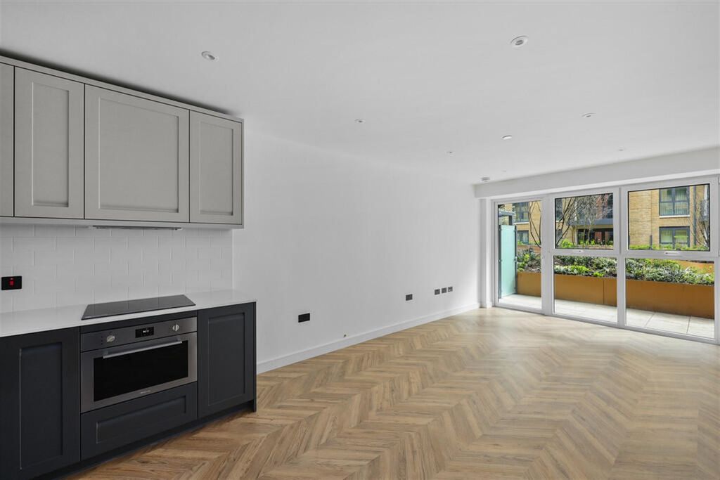 Property photo 1 of 14 (Main)