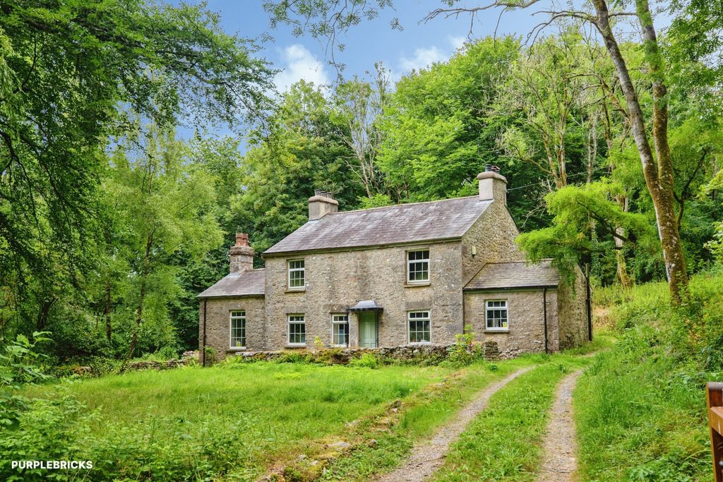 Property photo 2 of 12