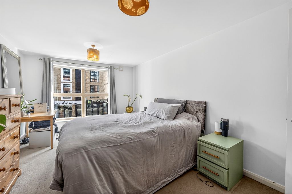 Property photo 3 of 28