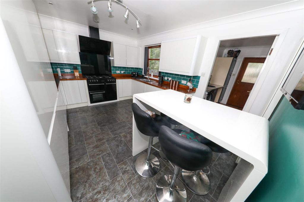 Property photo 3 of 29 c.Jpg