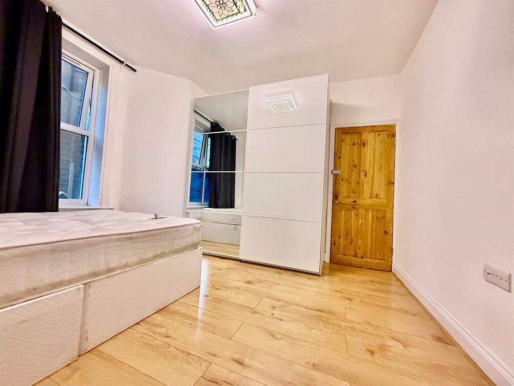 Property photo 3 of 7 Photo 3.Jpg