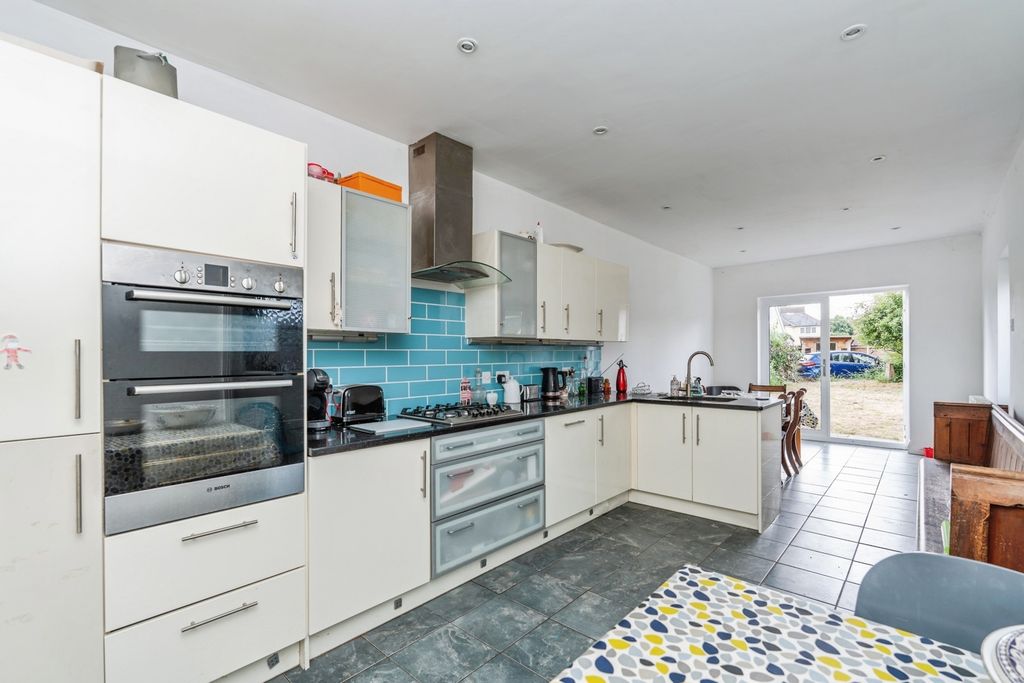 Property photo 3 of 18 Pbox-Img.Jpg