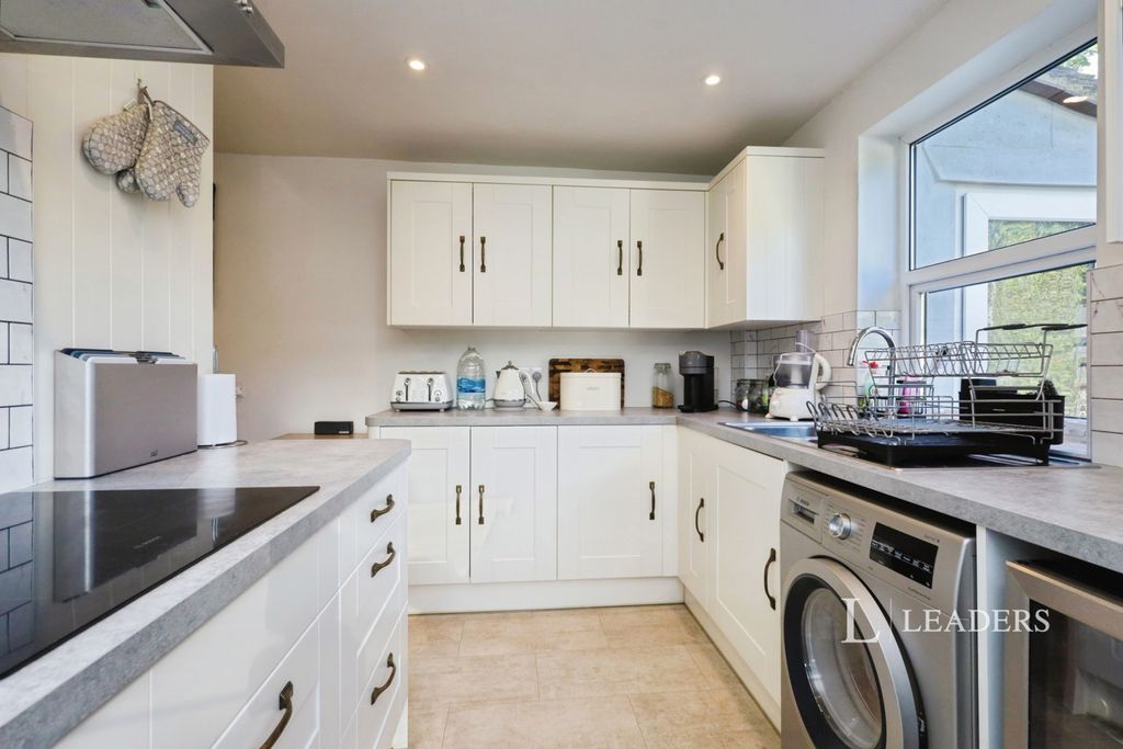 Property photo 2 of 13 Kitchen