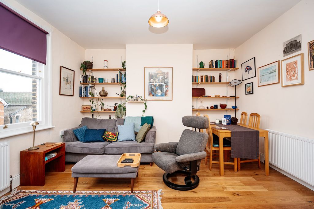 Property photo 3 of 14