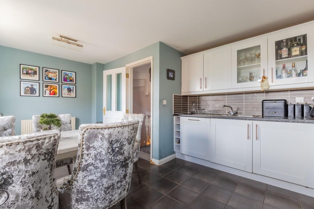 Property photo 3 of 27 Kitchen Diner