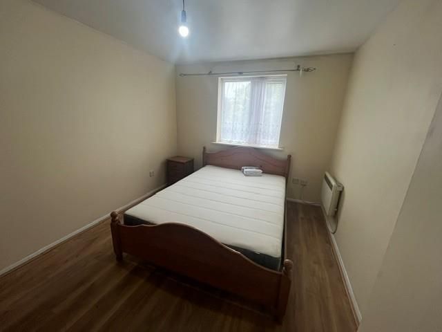 Property photo 1 of 6 Bedroom