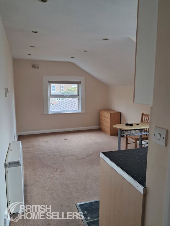 Property photo 3 of 6 Picture No. 05