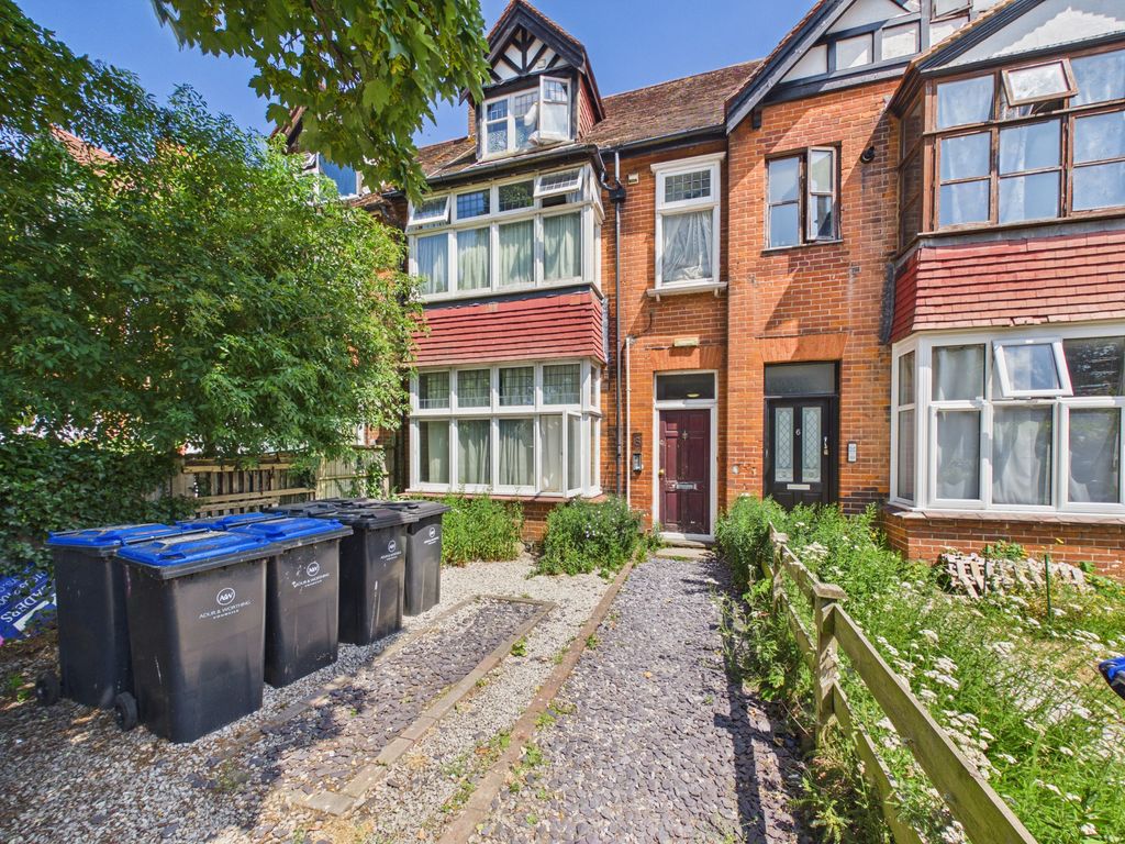 Property photo 1 of 6 Cam03519G0-Pr0568-Still010