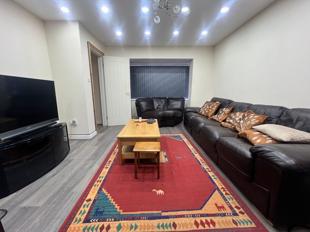 Property photo 3 of 15 Image