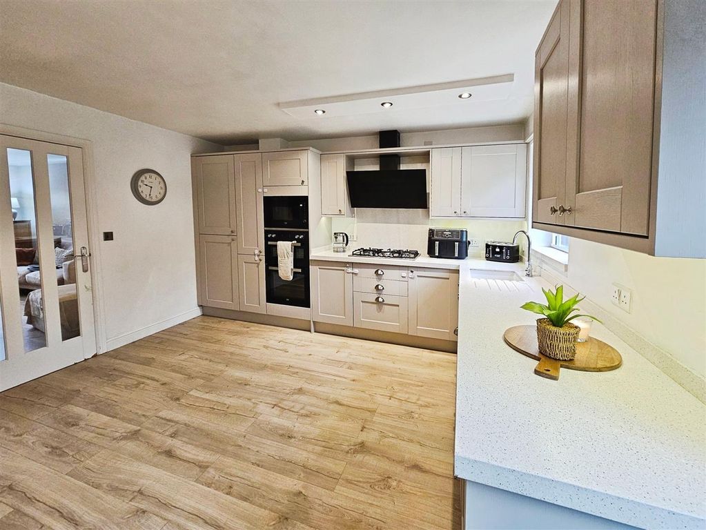 Property photo 2 of 36 76E25Fc0-20251105_145132.Jpg