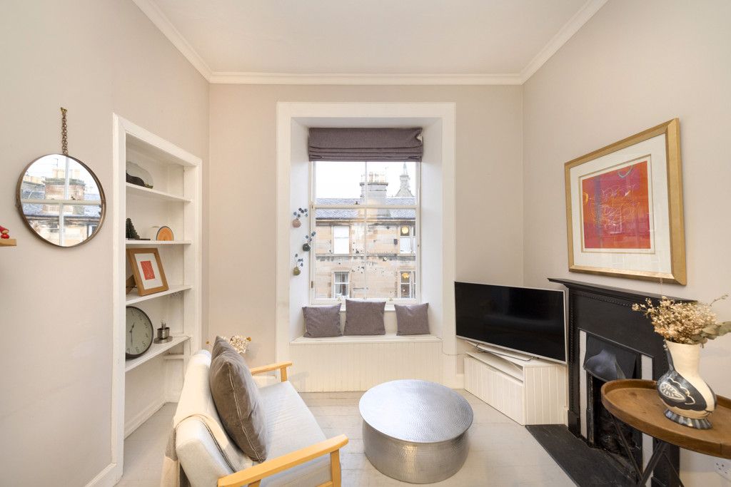 Property photo 2 of 25