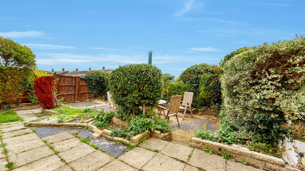 Property photo 2 of 16 10152025_232749.Jpg