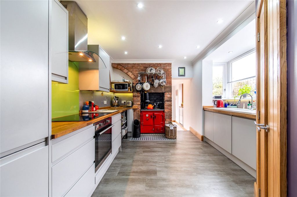 Property photo 3 of 40 Picture No. 15