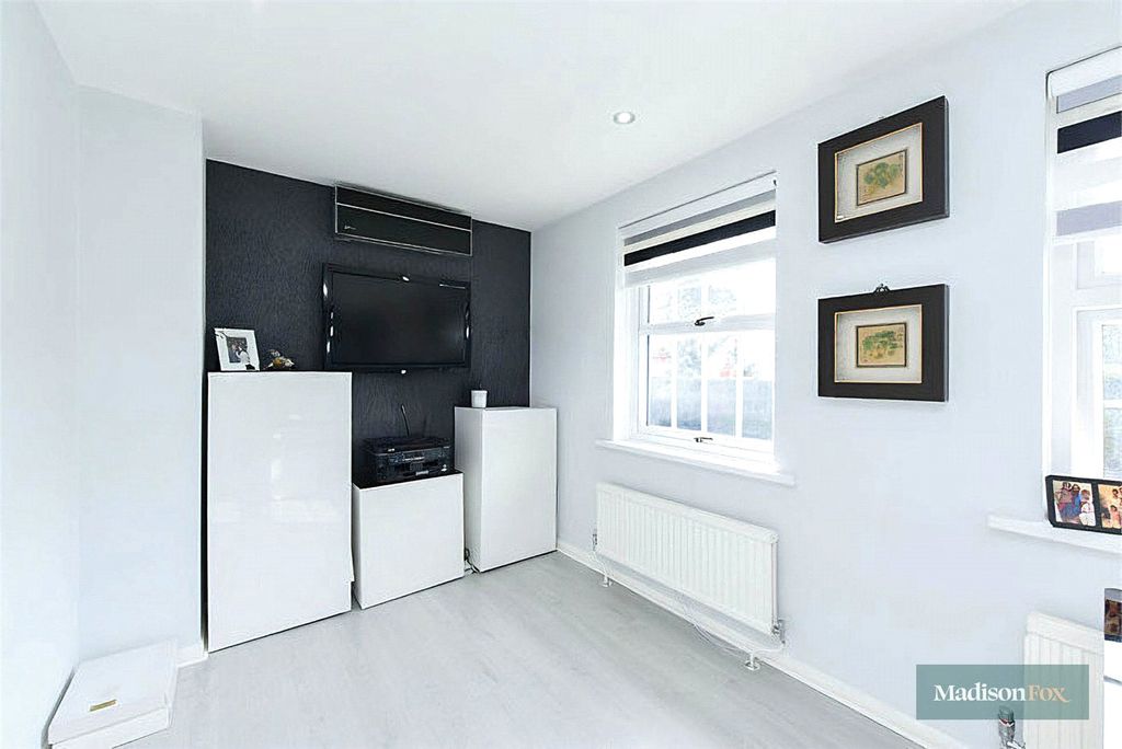 Additional image 26 of 5 bed property to rentTomswood Road, Chigwell, Essex IG7