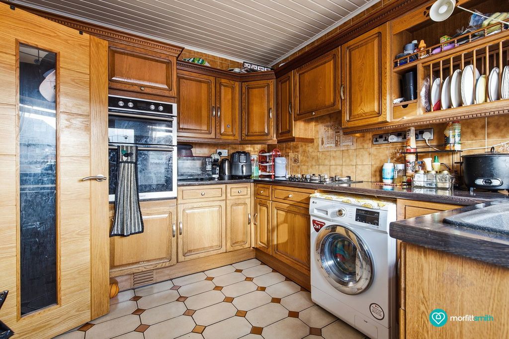 Property photo 3 of 21