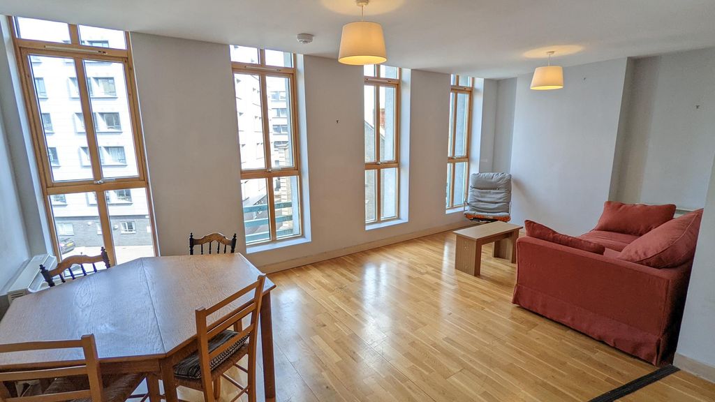 Property photo 3 of 8