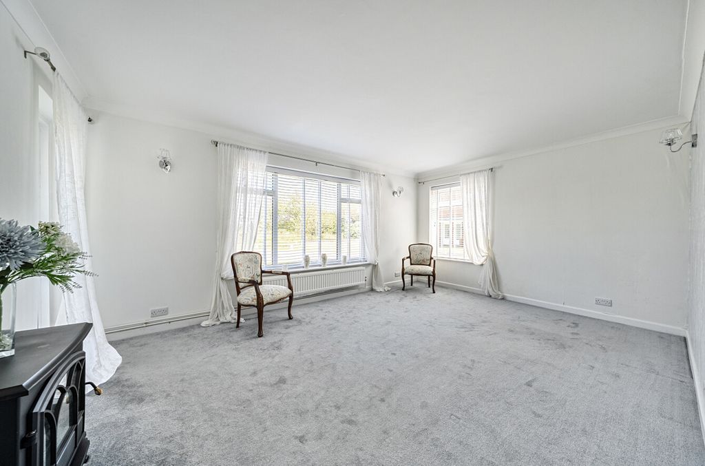 Property photo 3 of 33 1483447-10-6A3A8A...