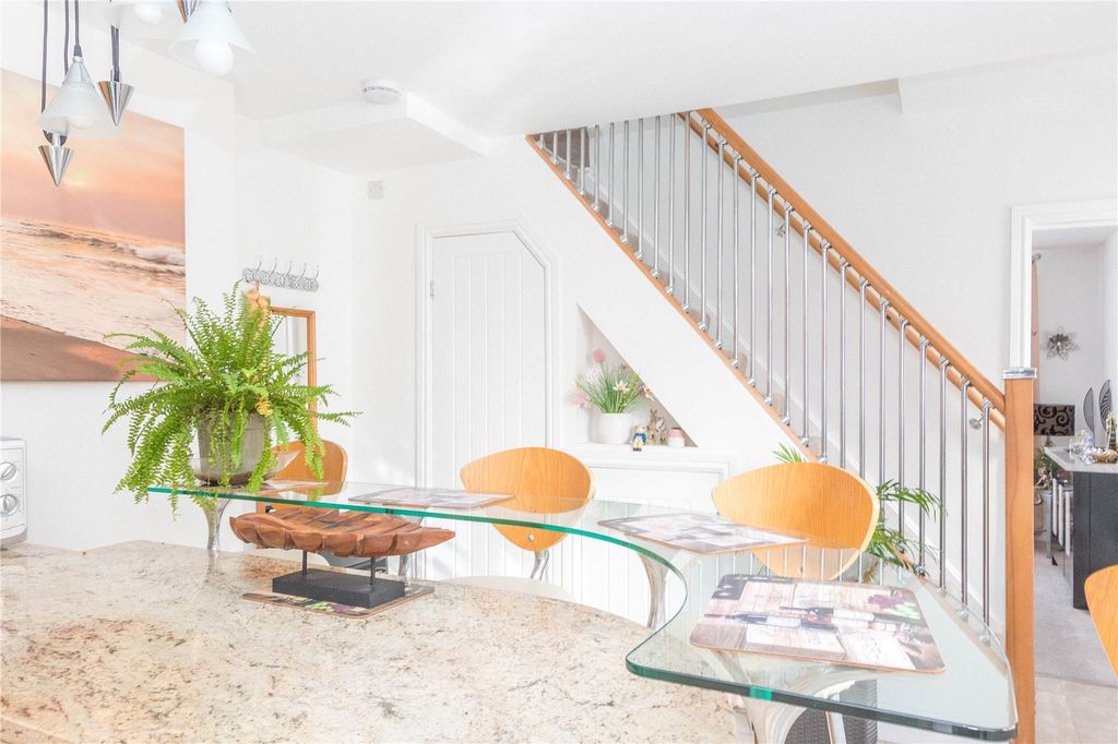 Property photo 2 of 22 Picture No. 16