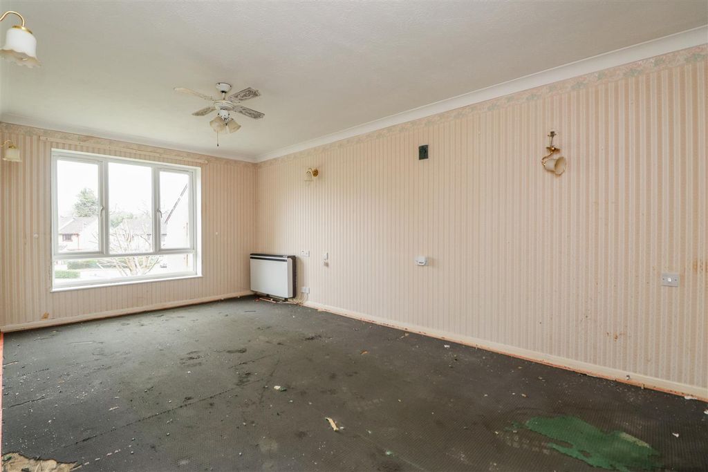 Property photo 2 of 11