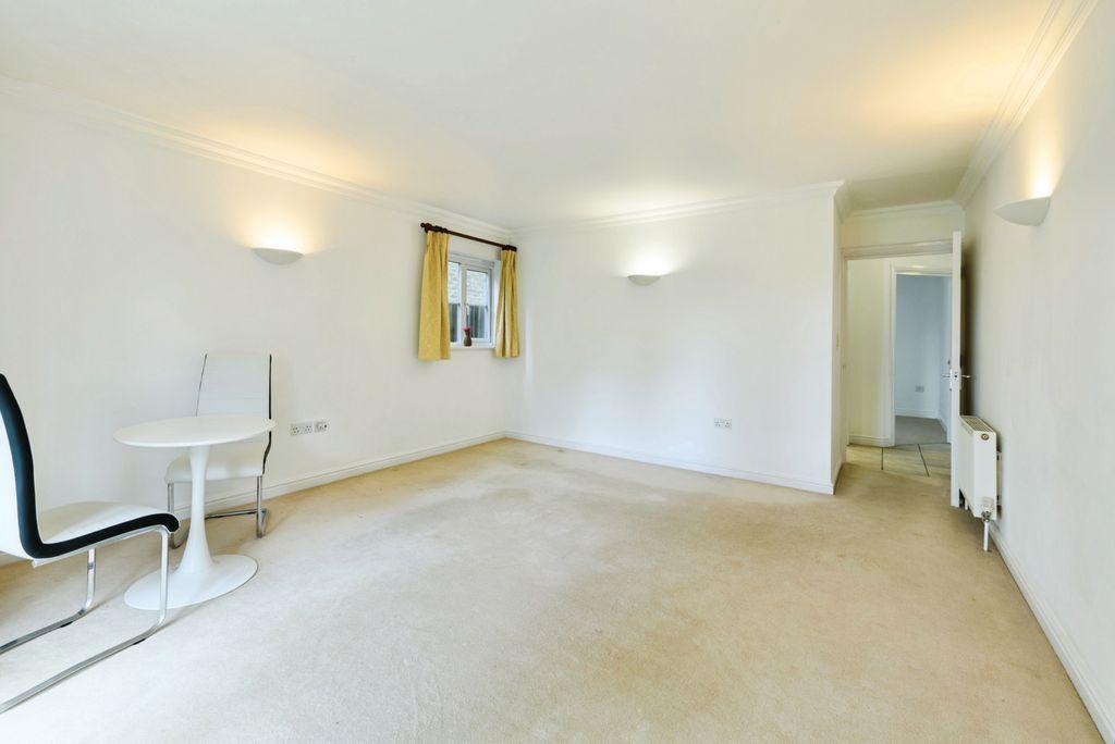 Property photo 2 of 17 Photo