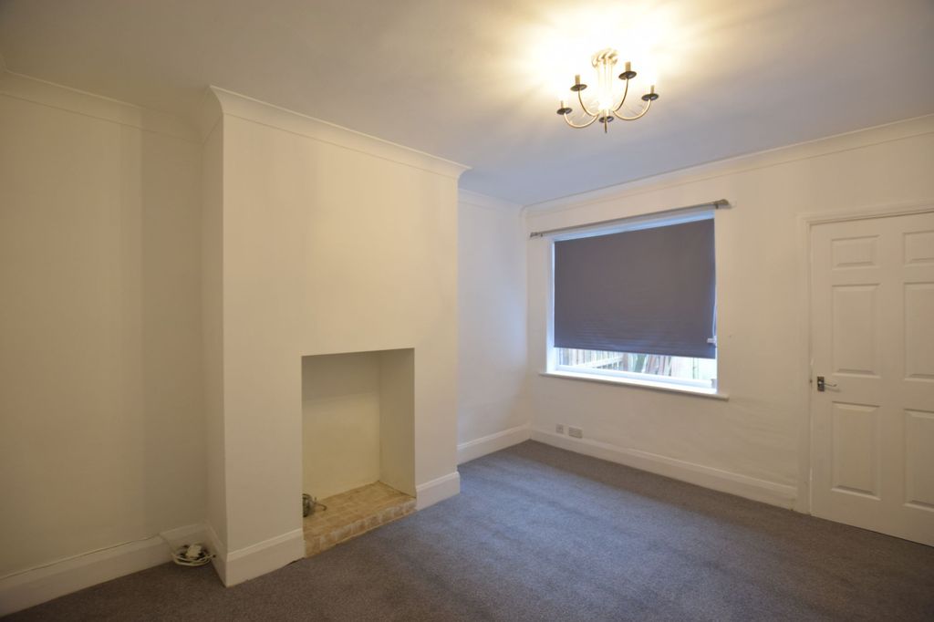 Property photo 2 of 7 Living Room