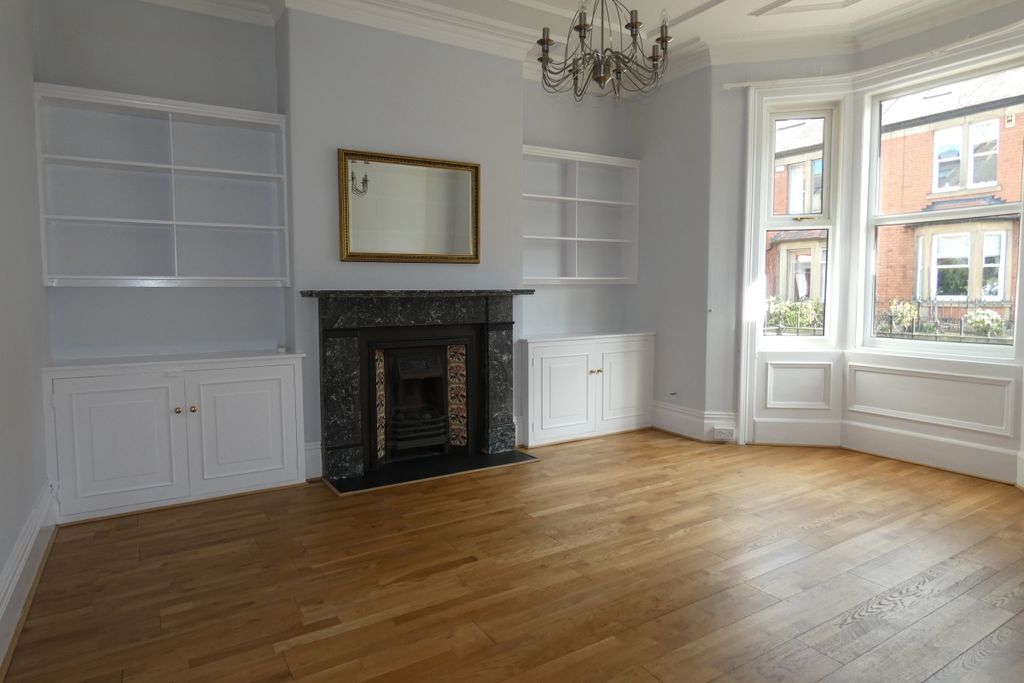 Property photo 3 of 9 Living Room