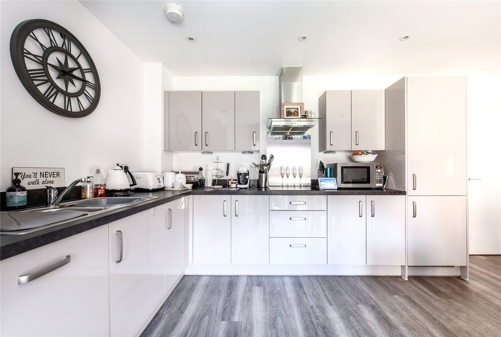 Property photo 3 of 19 Picture 3