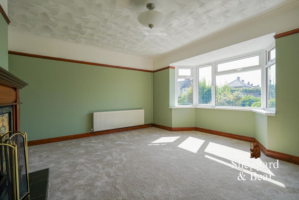 Property photo 1 of 28 Living Room