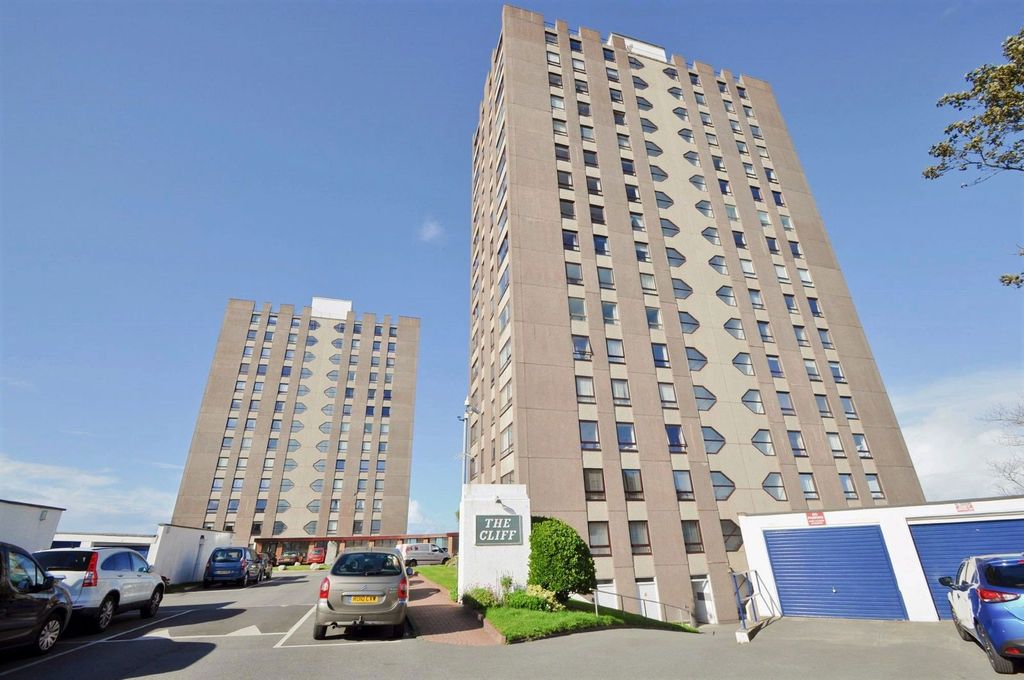 Property photo 1 of 31