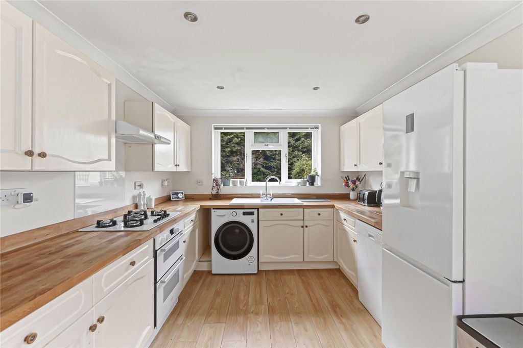 Property photo 3 of 24 Picture No. 16