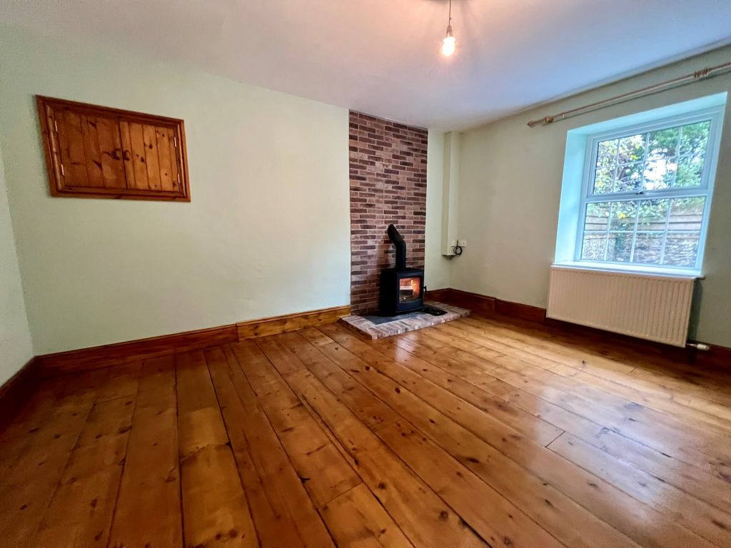 Property photo 2 of 12 Living Roon