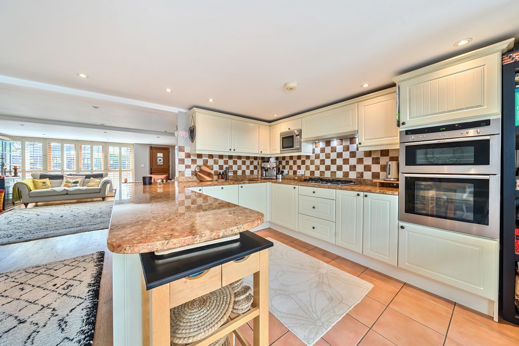Property photo 3 of 44 Kitchen / Dining Room