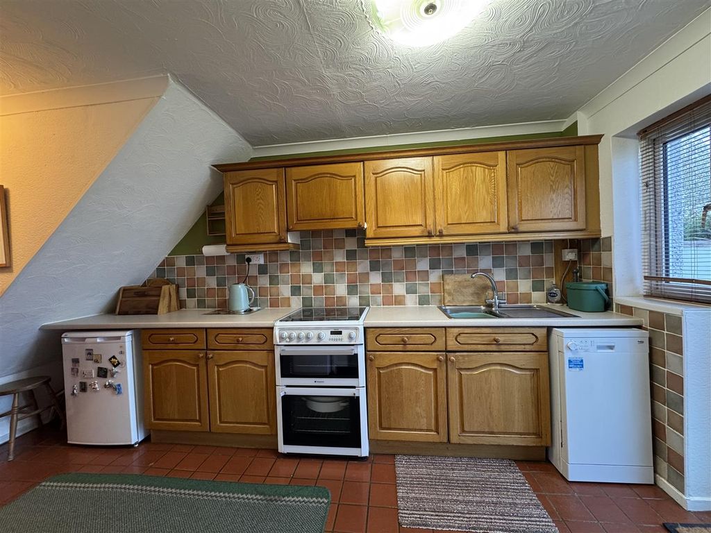 Property photo 3 of 20 Kitchen Breakfast Room