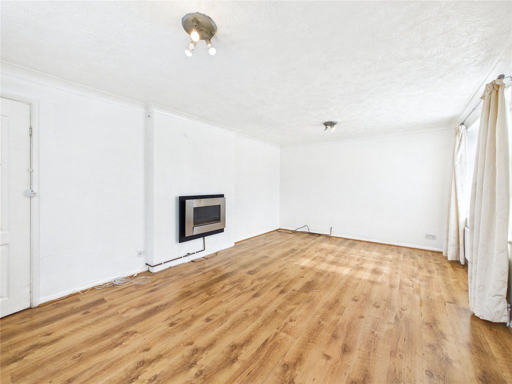 Property photo 3 of 8 Picture 3