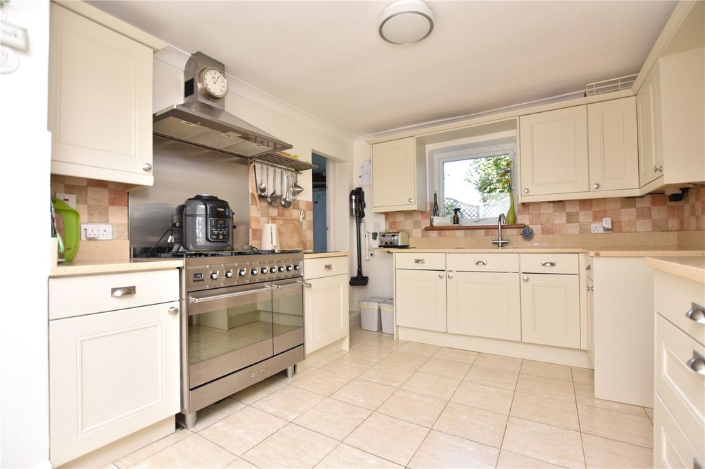 Property photo 3 of 27 Picture No. 11