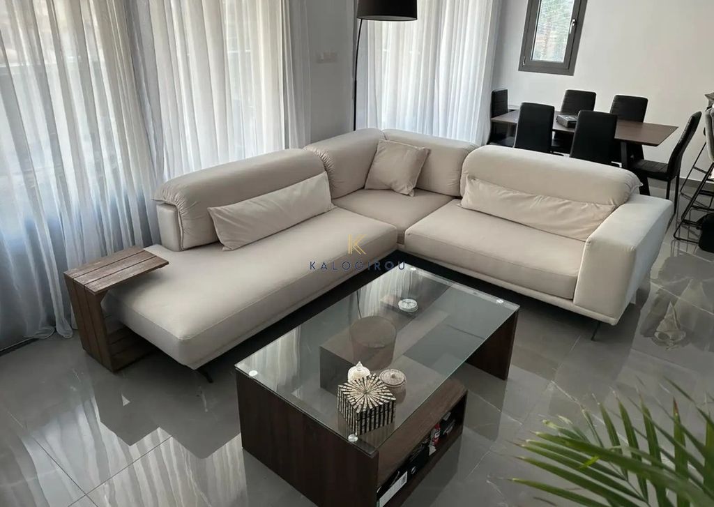 Property photo 3 of 11