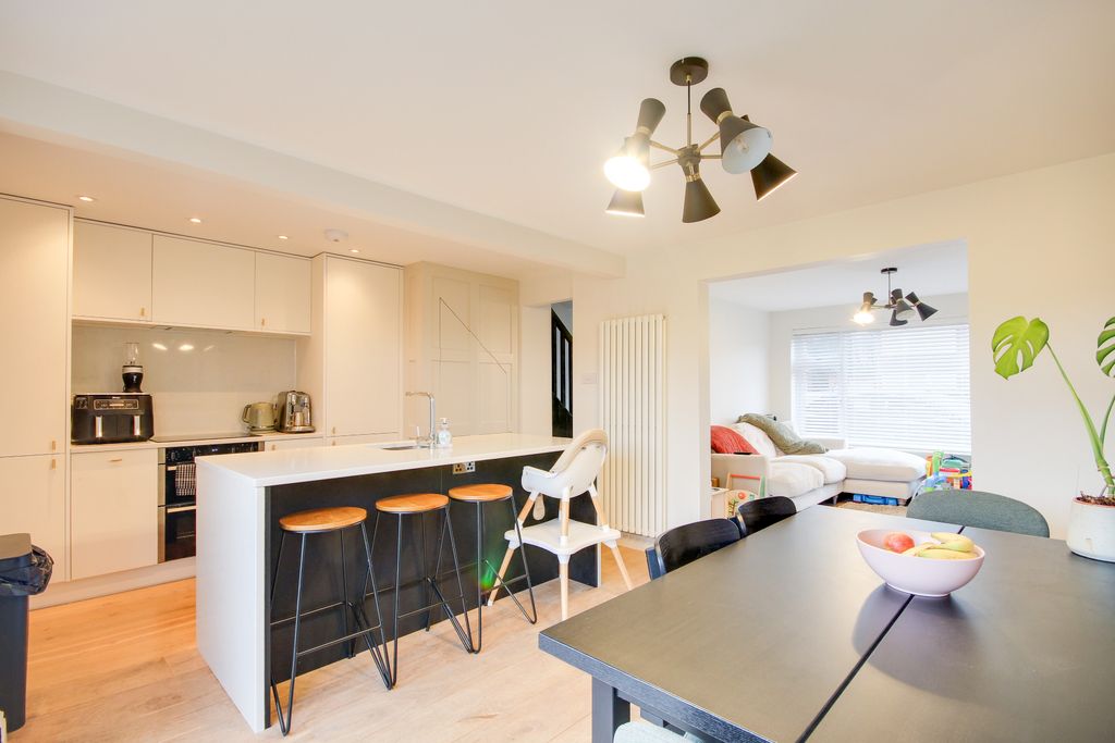 Property photo 2 of 21