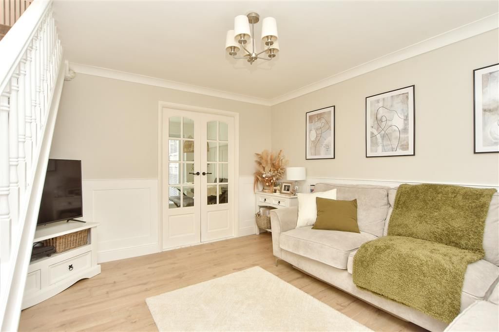 Property photo 1 of 11 Lounge