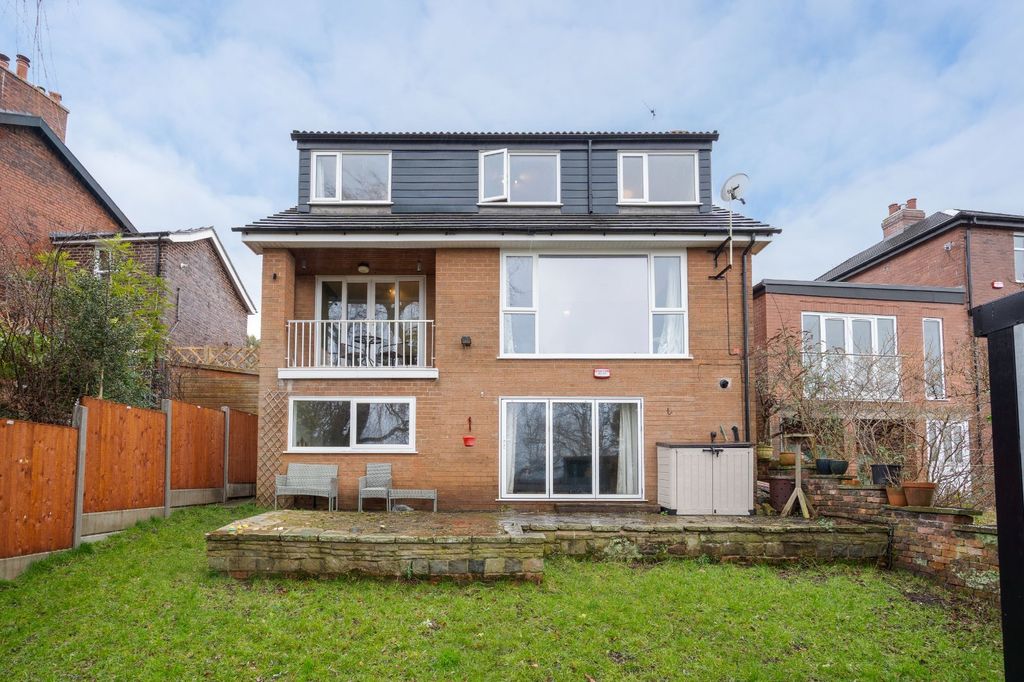 Property photo 2 of 22 Picture No. 23