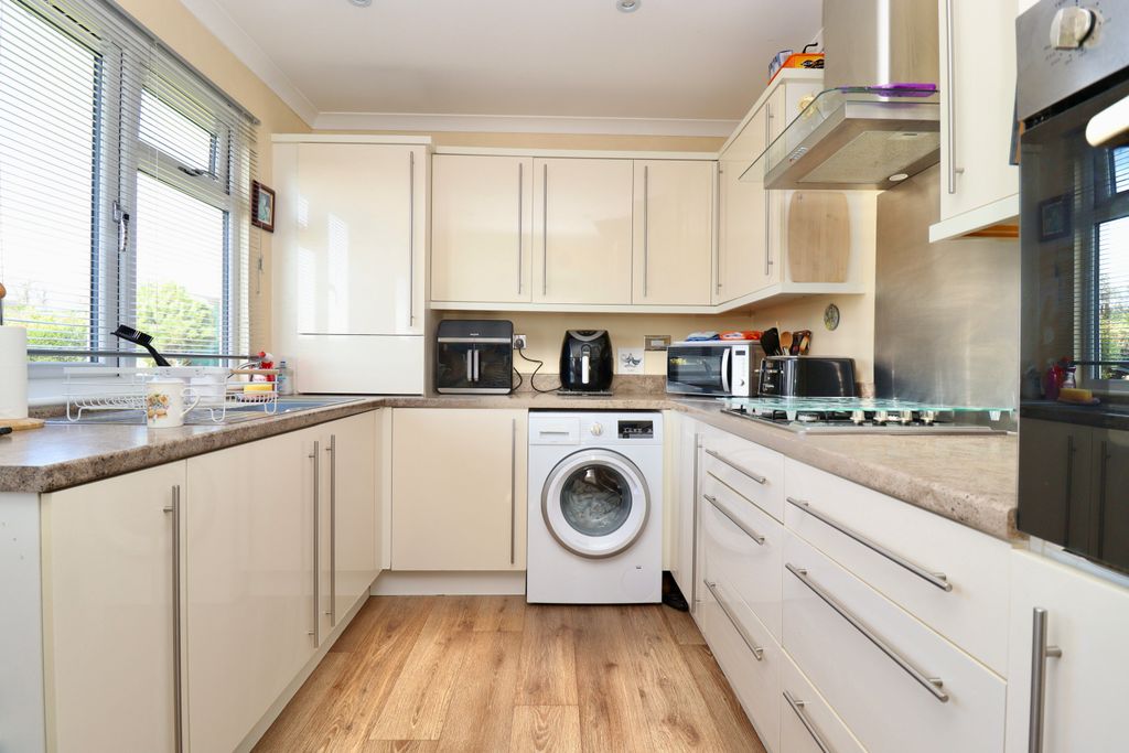 Property photo 2 of 12 Img_7036