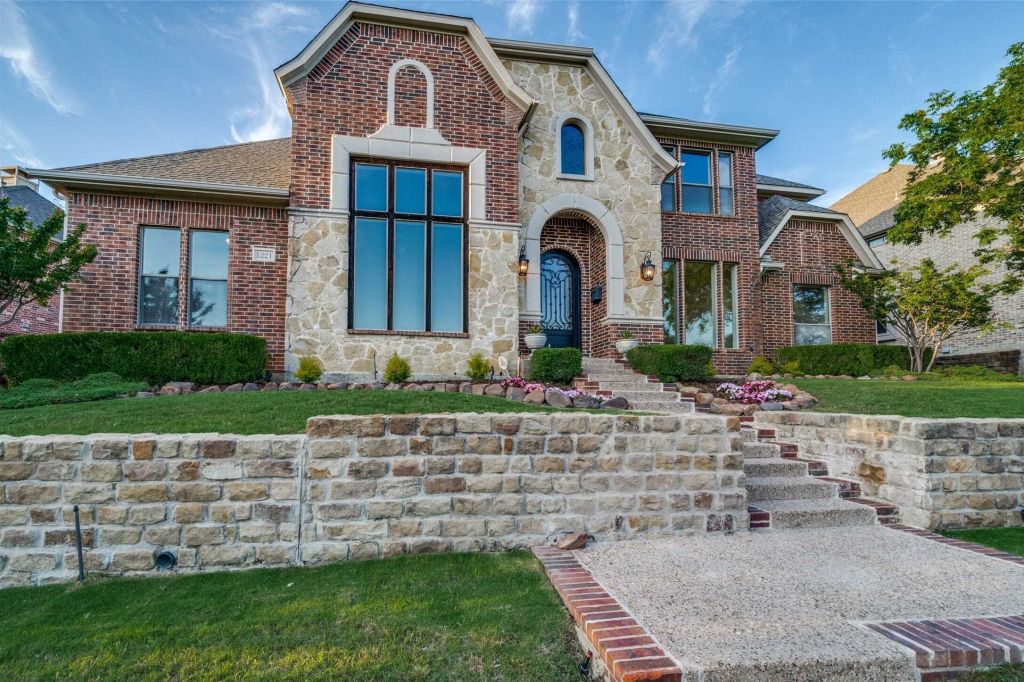 Property photo 1 of 31