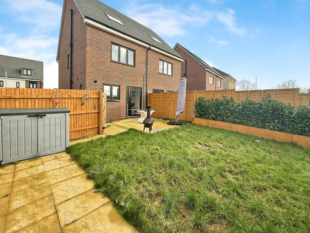 Property photo 2 of 21