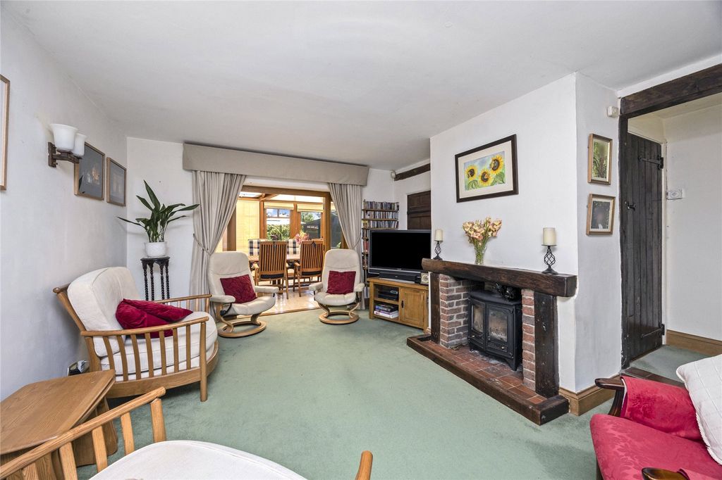 Property photo 2 of 17 Sitting Room